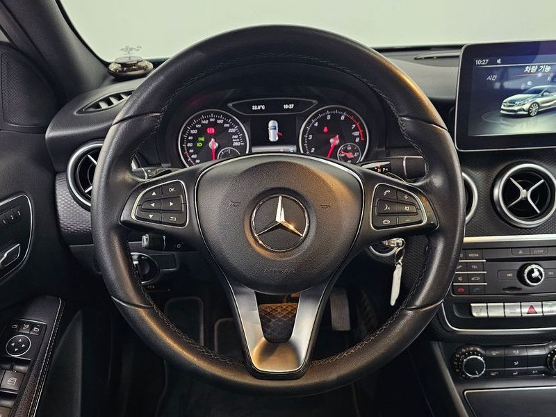 2017 Mercedes-Benz A-Class A200 photo 13