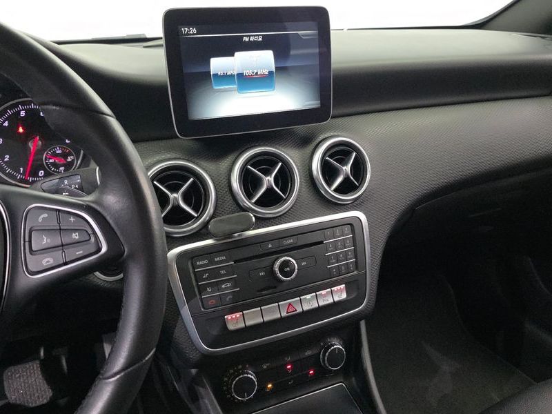 2017 Mercedes-Benz A-Class A200 photo 16
