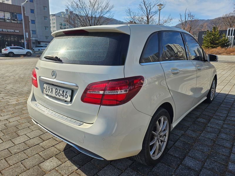 2017 Mercedes-Benz B-클래스 W246 B200 d photo 7
