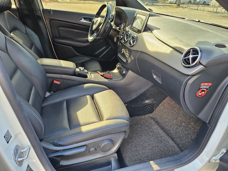 2017 Mercedes-Benz B-클래스 W246 B200 d photo 12