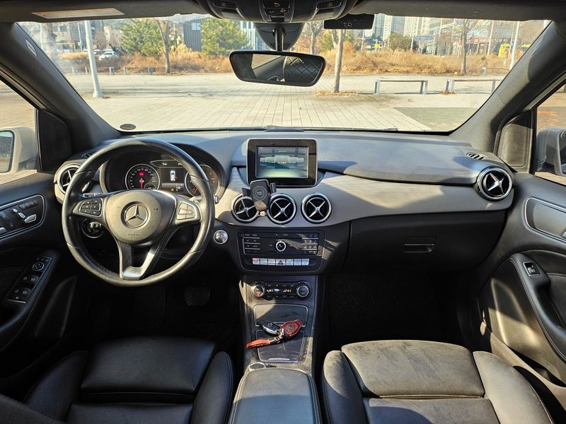 2017 Mercedes-Benz B-클래스 W246 B200 d photo 14