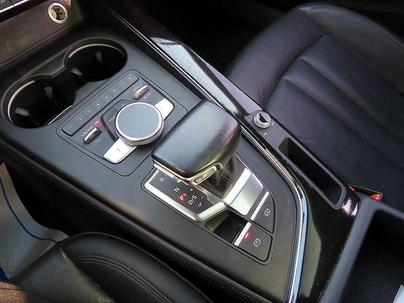 2016 Audi A4 45 TFSI Premium photo 10