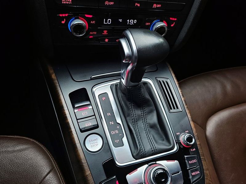 2016 Audi A4 30 TDI Dynamic B8 photo 9