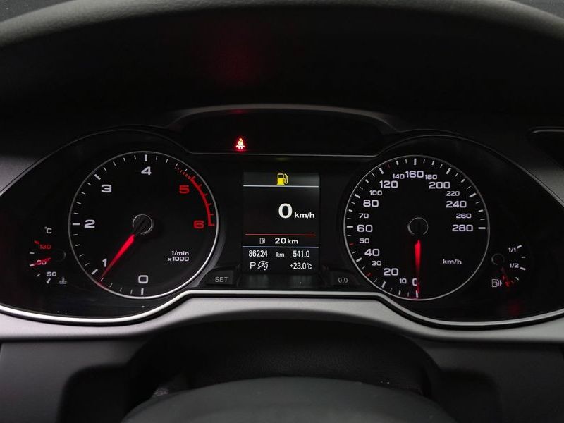 2016 Audi A4 35 TDI Quattro Dynamic B8 photo 8
