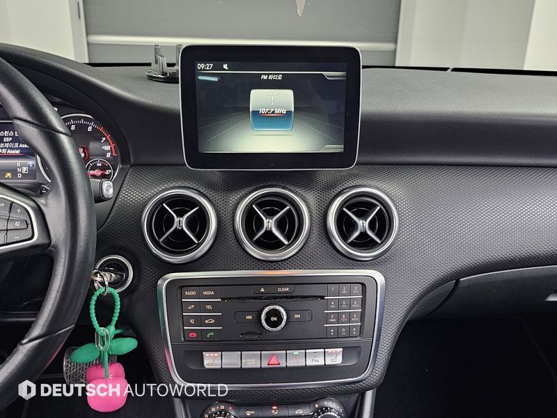 2017 Mercedes-Benz A-Class A200 photo 14
