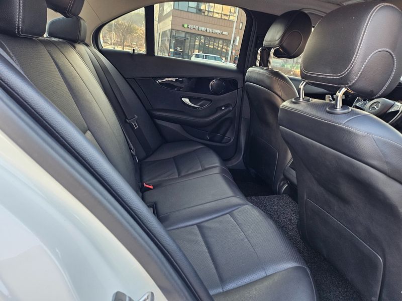2017 Mercedes-Benz C-Class C200 photo 13