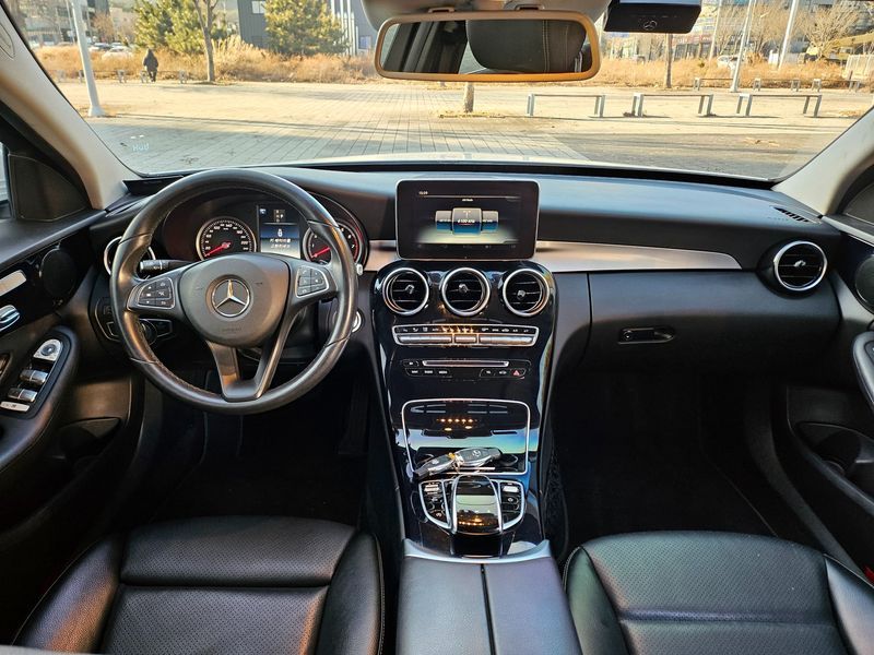 2017 Mercedes-Benz C-Class C200 photo 14