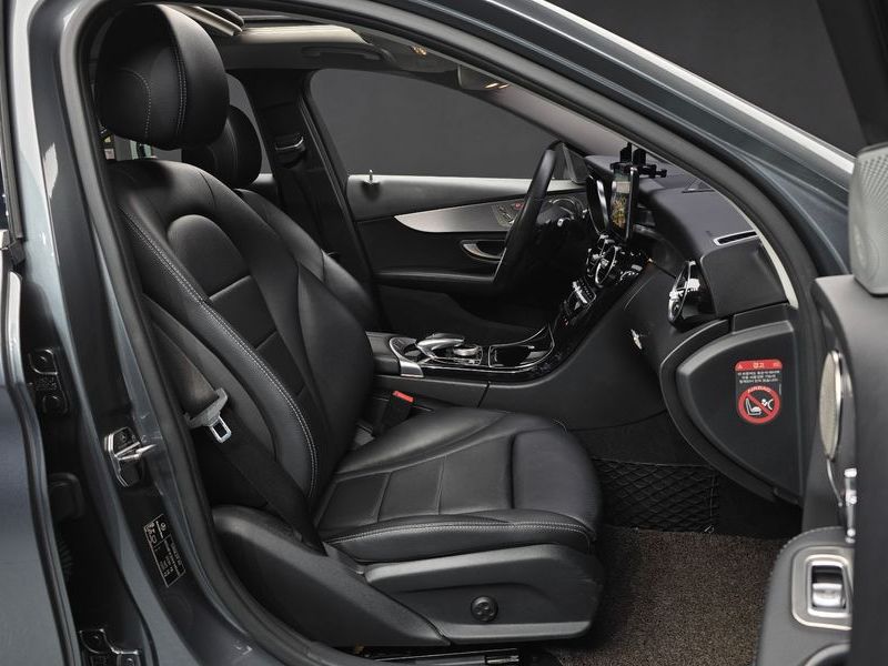 2017 Mercedes-Benz C-Class C200 Avantgarde photo 10