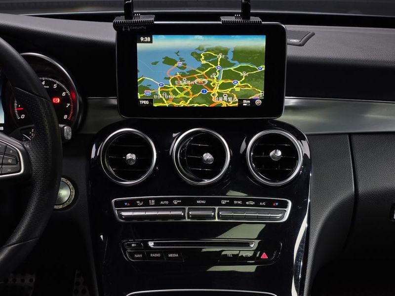 2017 Mercedes-Benz C-Class C200 Avantgarde photo 14