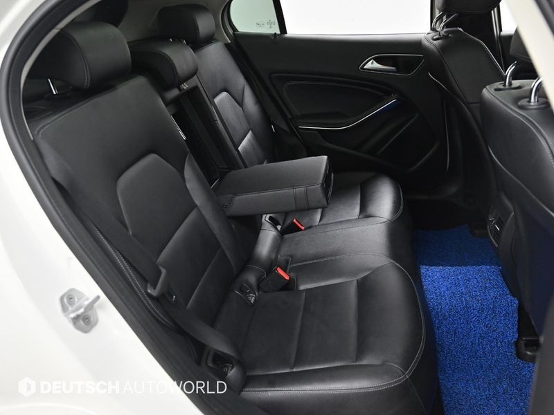 2017 Mercedes-Benz A-Class GLA200 d photo 12