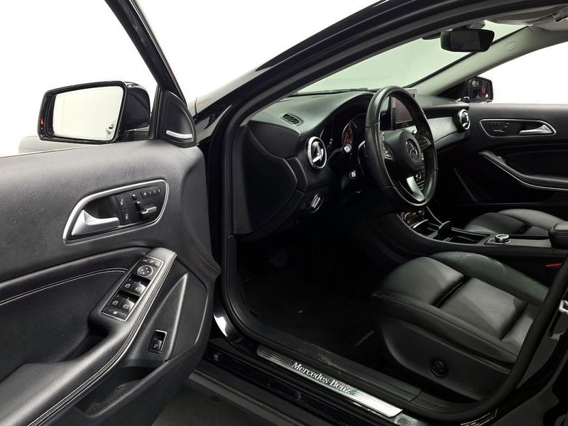 2017 Mercedes-Benz A-Class GLA200 d photo 10