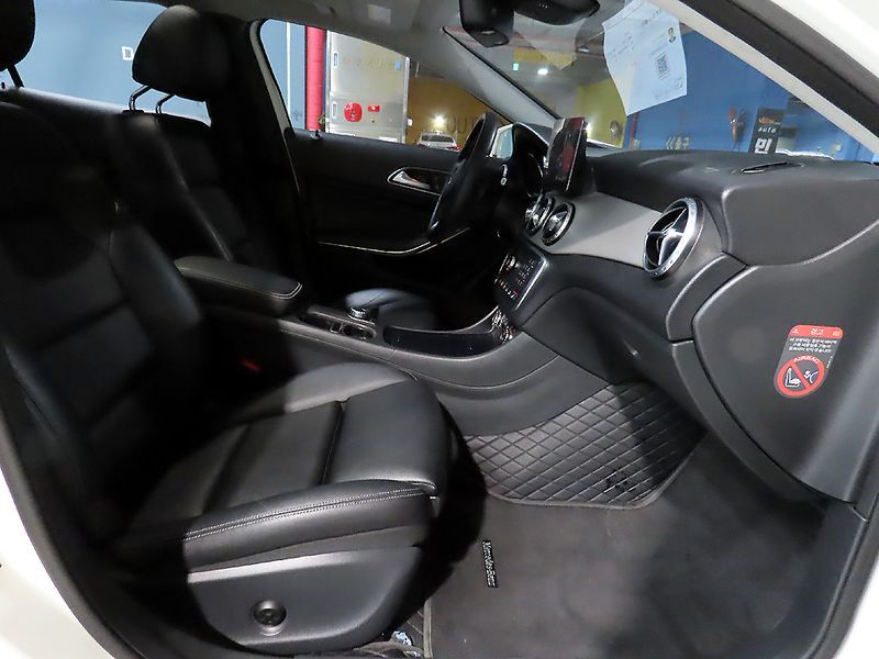 2017 Mercedes-Benz A-Class GLA200 d 4MATIC photo 8