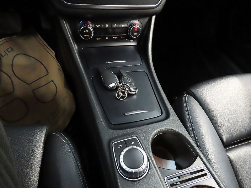2017 Mercedes-Benz A-Class GLA200 d 4MATIC photo 13