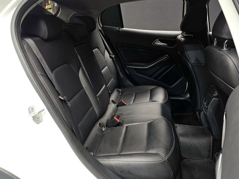 2017 Mercedes-Benz A-Class GLA200 d photo 11