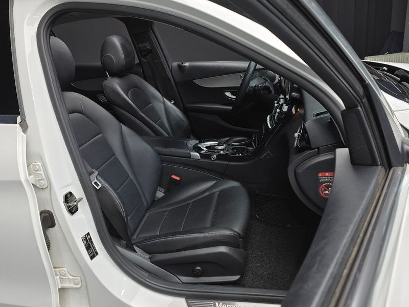 2017 Mercedes-Benz C-Class C220 d Avantgarde photo 12