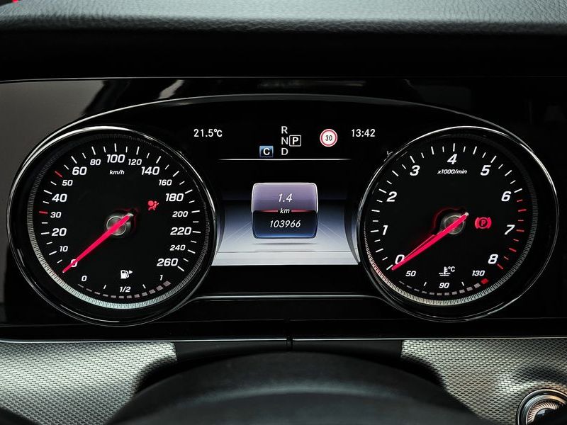 2017 Mercedes-Benz E-Class E200 Avantgarde photo 8