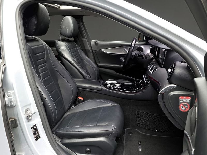 2017 Mercedes-Benz E-Class E200 Avantgarde photo 12