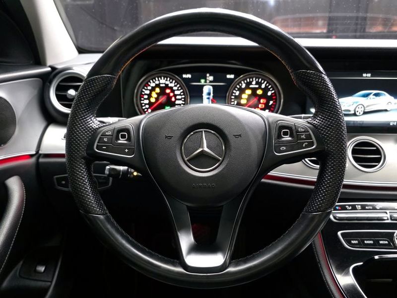 2017 Mercedes-Benz E-Class E200 Avantgarde photo 13