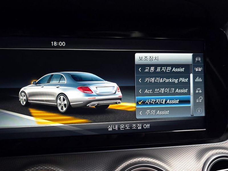 2017 Mercedes-Benz E-Class E200 Avantgarde photo 16