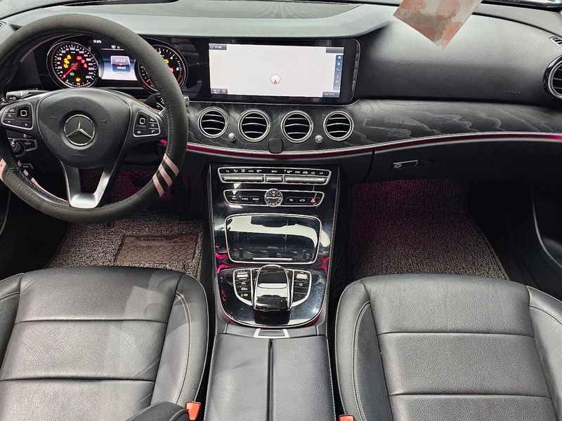 2017 Mercedes-Benz E-Class E220d Avantgarde photo 7
