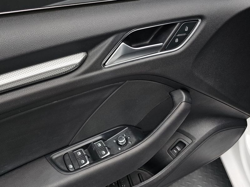 2018 Audi A3 40 TFSI 8V photo 18