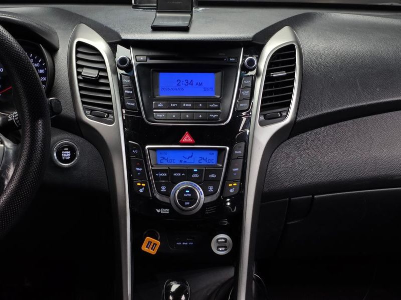 2012 Hyundai i30 Diesel 1.6 VGT Unique photo 13