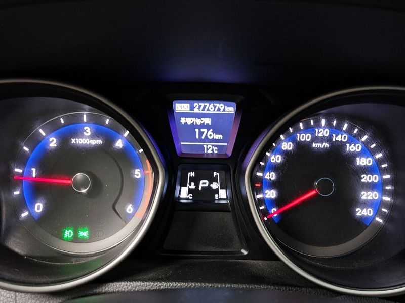 2012 Hyundai i30 Diesel 1.6 VGT Unique photo 8