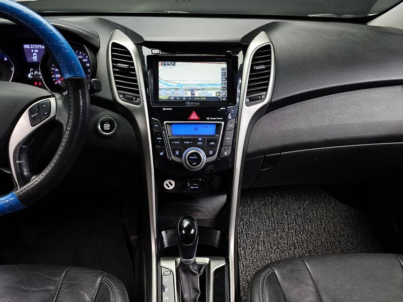 2012 Hyundai i30 Diesel 1.6 VGT Unique photo 13