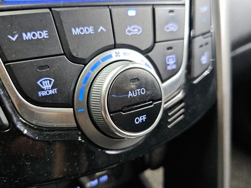 2012 Hyundai i30 Diesel 1.6 VGT Unique photo 15