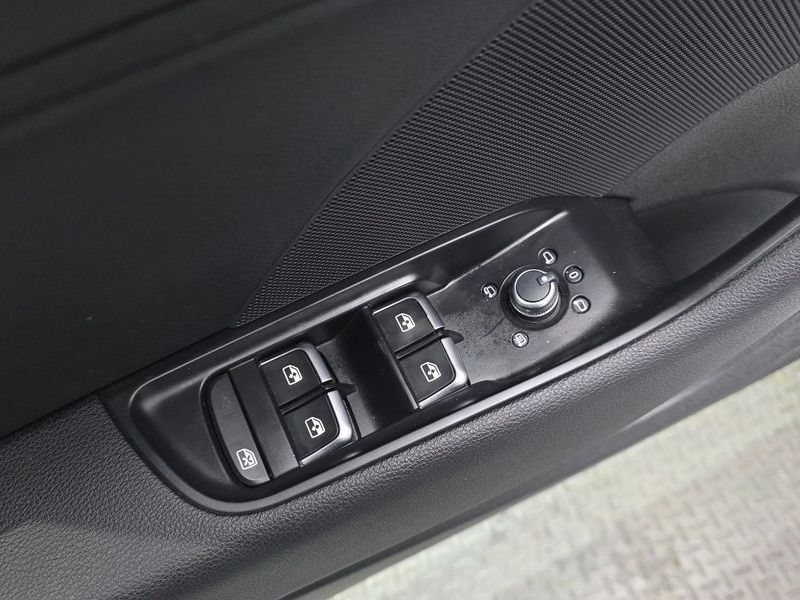 2018 Audi A3 40 TFSI 8V photo 17