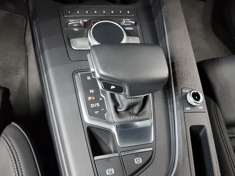 2019 Audi A4 40 TFSI Premium photo 9