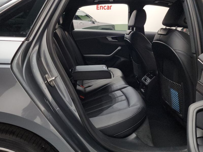 2019 Audi A4 40 TFSI Premium photo 11