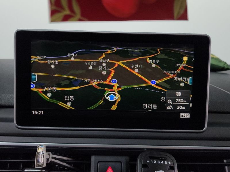 2019 Audi A4 40 TFSI Premium photo 12