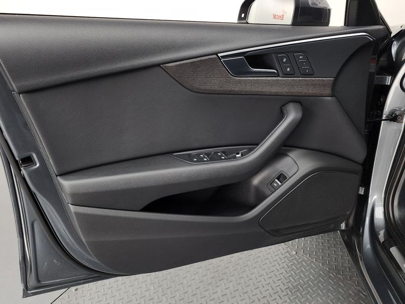 2019 Audi A4 40 TFSI Premium photo 24