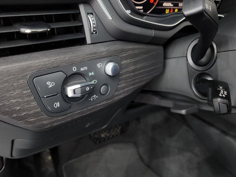 2019 Audi A4 40 TFSI Premium photo 28