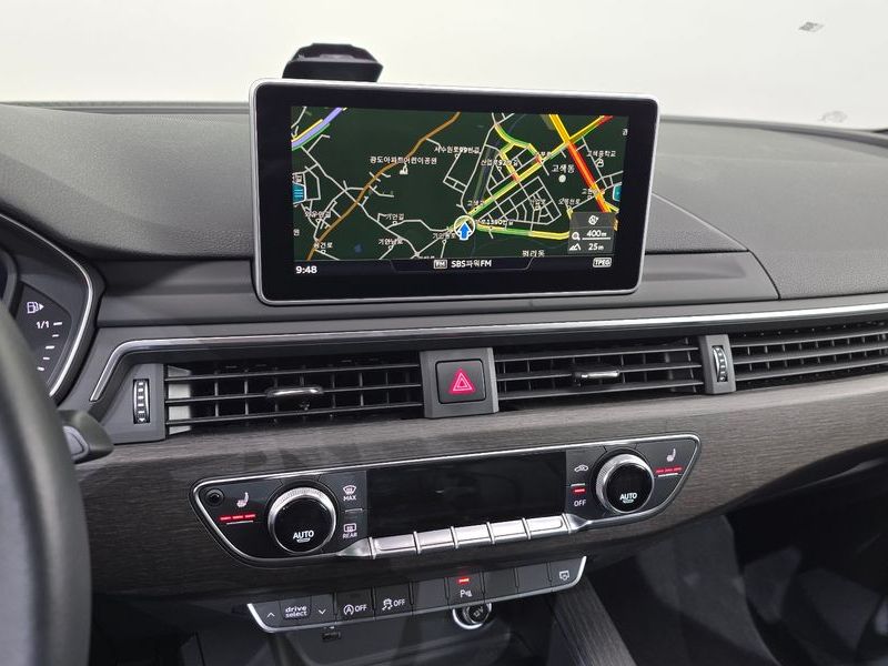 2019 Audi A4 40 TFSI Premium photo 13