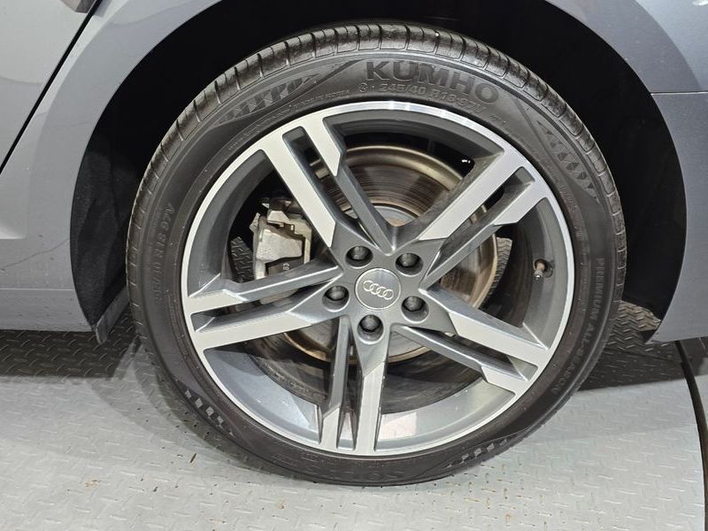 2019 Audi A4 40 TFSI Premium photo 21
