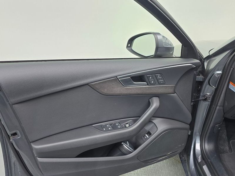 2019 Audi A4 40 TFSI Premium photo 24
