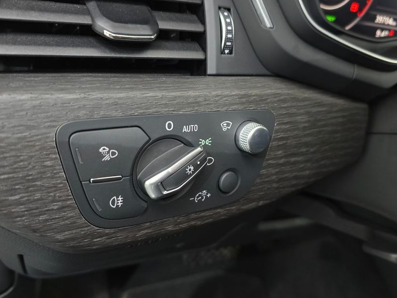 2019 Audi A4 40 TFSI Premium photo 28