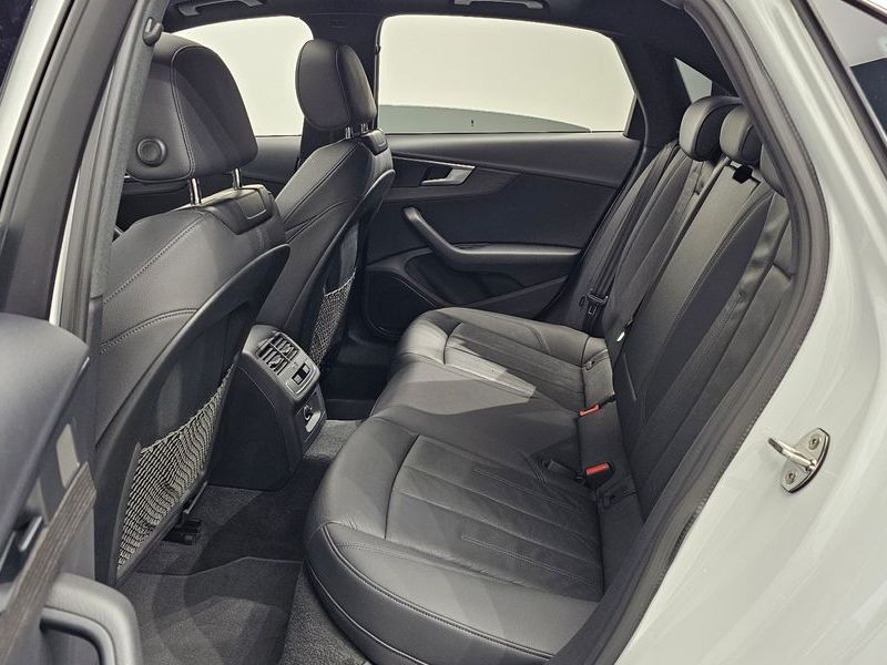 2019 Audi A4 40 TFSI Premium photo 12