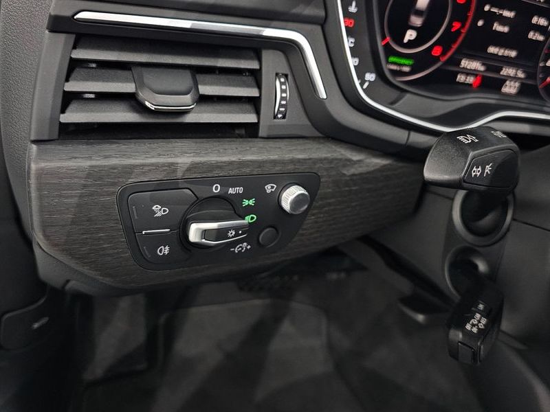 2019 Audi A4 40 TFSI Premium photo 16