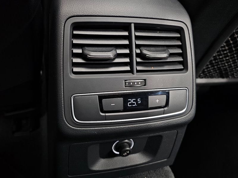 2019 Audi A4 40 TFSI Premium photo 17
