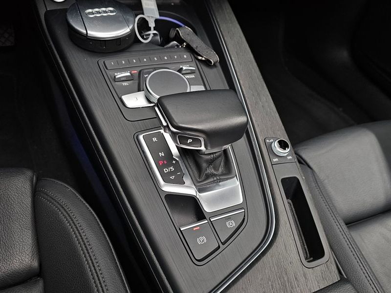 2019 Audi A4 40 TFSI Premium photo 9