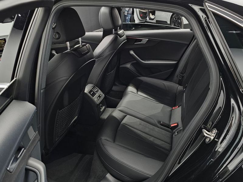 2019 Audi A4 40 TFSI Premium photo 12