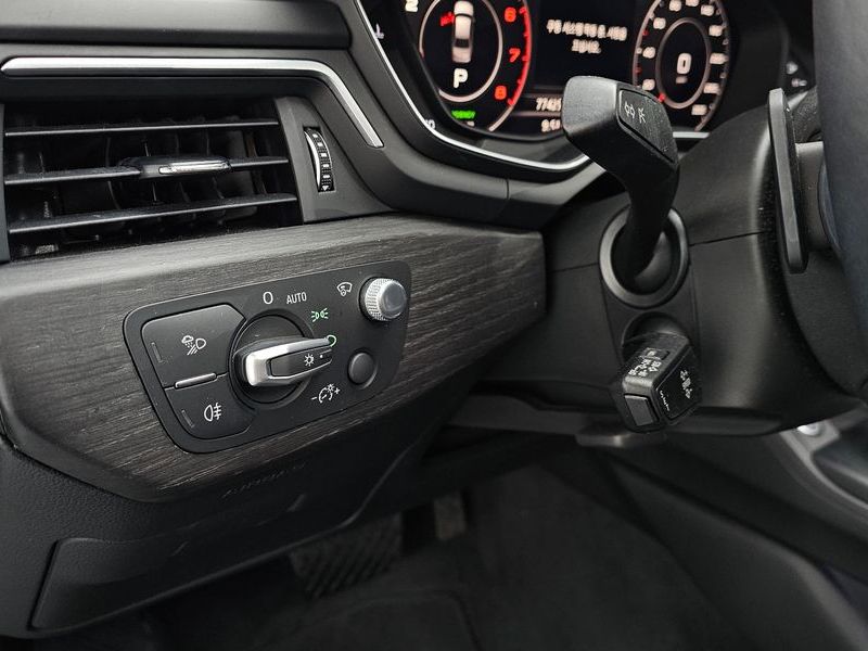 2019 Audi A4 40 TFSI Premium photo 18