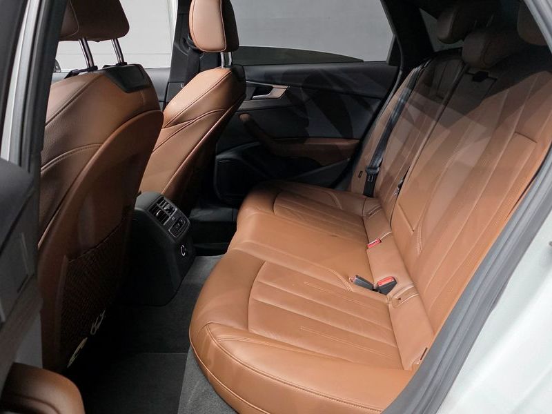 2019 Audi A4 40 TFSI Premium photo 12
