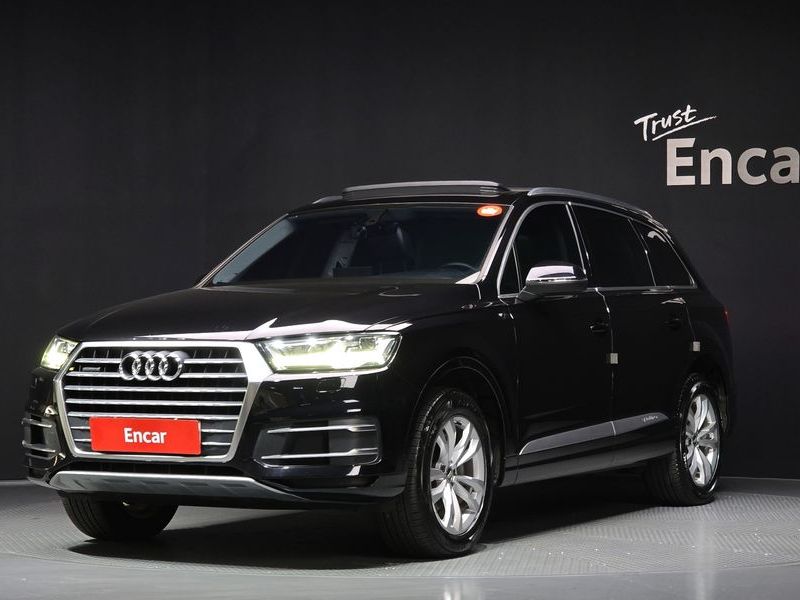 2019 Audi Q7 45 TFSI Quattro photo 1