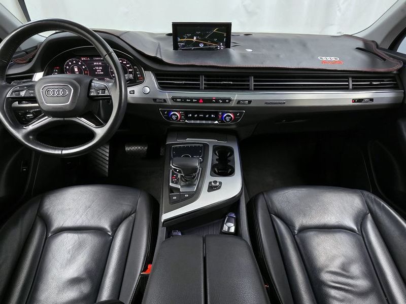 2019 Audi Q7 45 TFSI Quattro photo 7