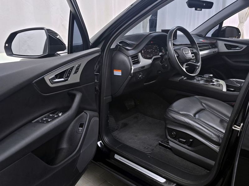 2019 Audi Q7 45 TFSI Quattro photo 10