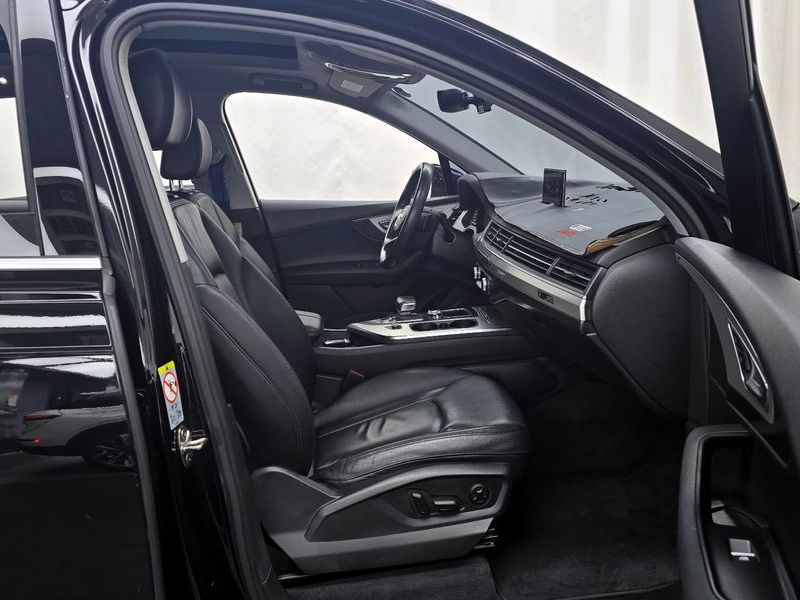 2019 Audi Q7 45 TFSI Quattro photo 11